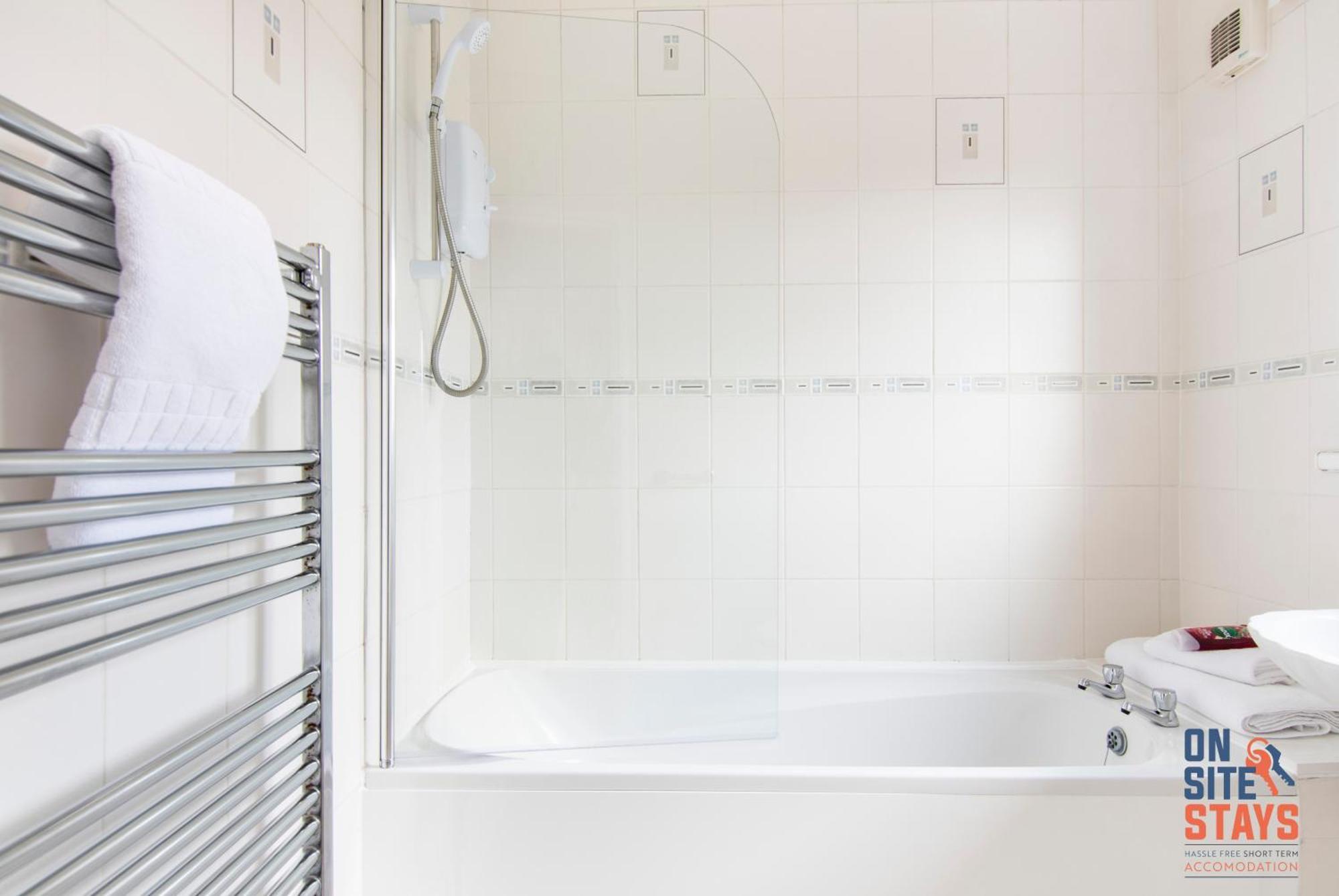 Onsitestays - Cosy 2-Bedroom Apartment With Private Entrance & Long Stay Prices Gravesend Eksteriør bilde