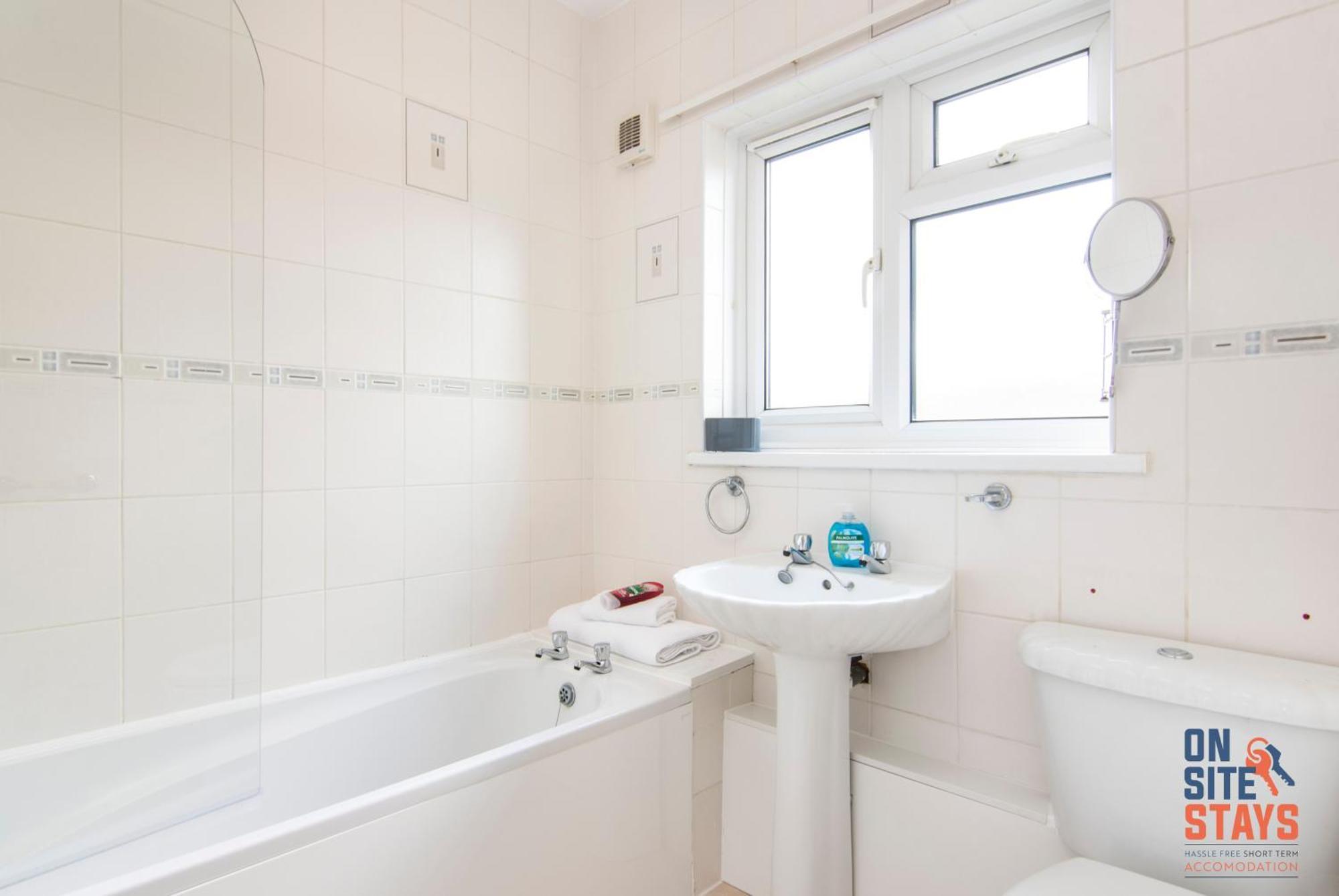 Onsitestays - Cosy 2-Bedroom Apartment With Private Entrance & Long Stay Prices Gravesend Eksteriør bilde